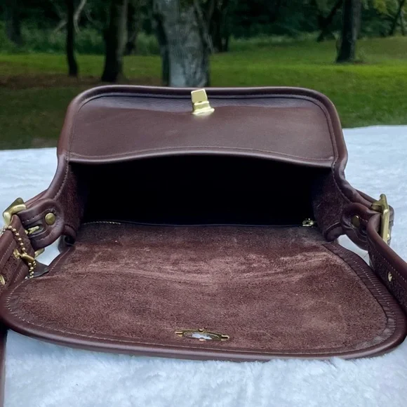 ❤️SOLD❤️Vintage Coach Mahogany Legacy Small Flap 9965 - Picture 6 of 10